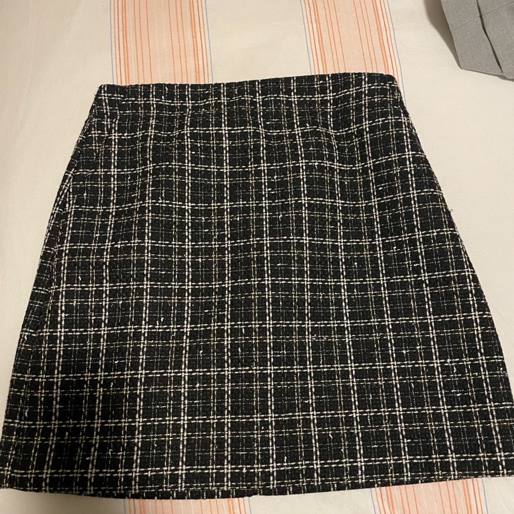 Loft skirt.